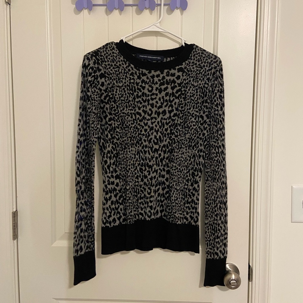 French Connection women’s gray leopard print knit stretch sweater medium